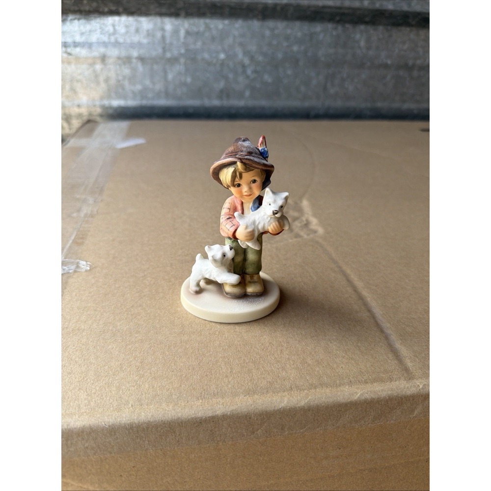 Goebel‎ 1996 Limited Edition Boy With White Puppies Figurine Germany - Picture 3 of 8